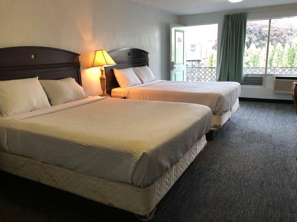 Super Value Hotel